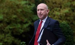 İngiltere Savunma Bakanı Healey: "Rus casus gemisi, İngiltere sularının sınırında"