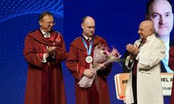 İstinye Üniversitesi Bilim Nişanı, Harvard Üniversitesi’nden Prof. Dr. Daniel Cahill’e takdim edildi