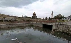 Kars Çayı alarm veriyor