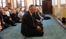 Kocaeli Valisi Aktaş, Atatürk’ün ölümünün 87. yılı için okutulan mevlide katıldı