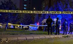 Konuşmak için çağırdığı eşini sokak ortasında öldürdü