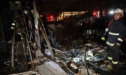 Konyaaltı Sahili’ndeki kafe yanarak küle döndü, 5 yavru köpek telef oldu