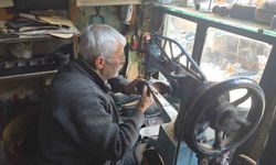 Kütahya’da 65 yıllık ayakkabı ustası Mehmet Ersulak: "Meslek bitti, yetişen yok"