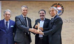 Mersin Kenti Edebiyat Ödülü Ahmet Ümit’in