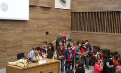 Muğla Büyükşehir Belediyesi Pelin Güneş’i minik okurlarla buluşturdu