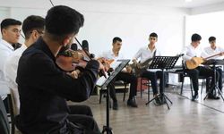 Özel günler, Güzel Sanatlar Lisesi öğrencileriyle anlam buluyor