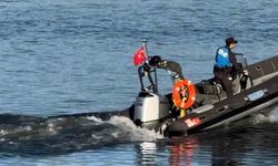 Polis ve jandarmadan Yunanistan sınır hattında zodyak botla devriye