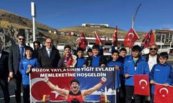 Rekor kırarak dünya şampiyonu olan milli halterci Muhammed Furkan Özbek, memleketinde davul ve zurna ile karşılandı