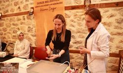 Tarihi mekanda "ebru" etkinliği