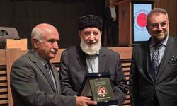 Yozgatlı Dr. Ali Şakir Ergin’e doğumunun 88’nci yılında adına yazılan kitap hediye edildi