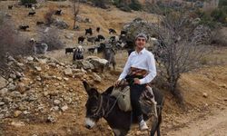 18 yaşındaki Yusuf söylediği manilerle ilgi odağı oldu