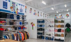 Ada Kıyafet Evi Kuşadası’nda dayanışmanın örneği oluyor