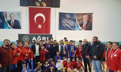 Ağrı Spor Lisesi hentbolda Türkiye yarı finallerine yükseldi