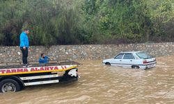 Alanya-Antalya karayolunda araçlar mahsur kaldı