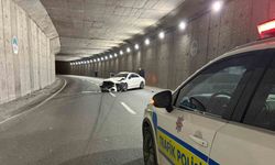 Alkollü sürücünün karıştığı kazada lüks otomobil pert oldu