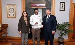 Anadolu Üniversitesi uluslararası öğrencisi 9’ncu Uluslararası Öğrenciler Kongresi’nden ödülle döndü