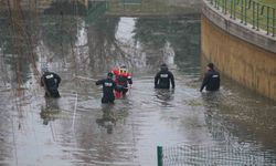 Ankara'dan gelen 'Kurbağa Adamlar' da kayıp öğretmenin arama çalışmasına katıldı