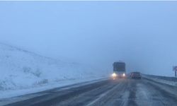 Ardahan'da kar yağışı ulaşımı aksattı