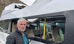 Artvin’de üzerlerine kaya yağan minibüs şoför yaşadıkları korku dolu anları anlattı