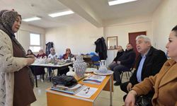 Aslanapa’da Çini Kursu ilgi görüyor