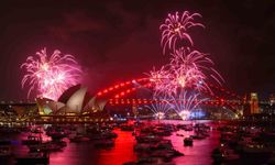 Avustralya 2026'ya havai fişek gösterisiyle girdi