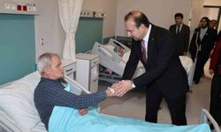 Aydın İl Sağlık Müdürü Şenkul, hastanenin ilk yatan hastaları ile bir araya geldi