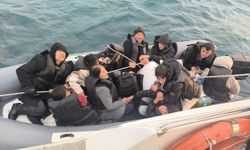 Ayvalık açıklarında 10 göçmen kurtarıldı
