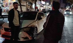 Batman’da seyir halindeki otomobil alev aldı