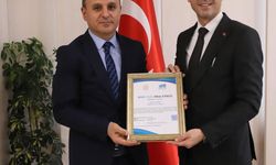 Bayburt’ta iki okula ‘Mavi Yeşil Okul’ etiketi verildi