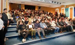 Bayburt'ta öğrenciler yapay zeka destekli dolandırıcılığa karşı bilgilendirildi