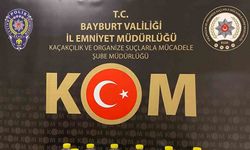 Bayburt’ta Roma dönemine ait 15 adet sikke ve 40 litre kaçak alkol ele geçirildi