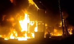 Beylikdüzü’nde çocuk parkı alev alev yandı