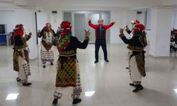 Bilecik’te 45 yıldır halk oyunu öğretiyor