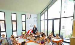 "Bilim Ümraniye" öğrencilerin geleceğine ışık tutuyor