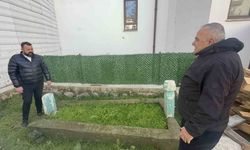 Binalar arasında kalan türbe unutulmaya yüz tuttu