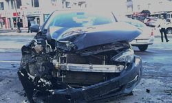 Bitlis’te otomobil ile motosiklet kafa kafaya çarpıştı: 1 yaralı