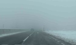 Bolu Dağı'nda kar ve sis etkili oluyor
