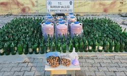 Burdur'da yüzlerce litre kaçak alkol ele geçirildi