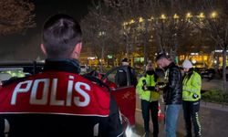 Bursa’da yılbaşı öncesi polis uygulamasında çok sayıda şüpheli yakalandı