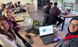 Büyükşehir’in Bilişim Akademisi’nden öğretmen adaylarına robotik kodlama eğitimi