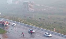 Cam paleti yüklü kamyonetten düşen cam parçaları trafiği durdurdu