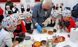 Çeşme’de öğrenciler, velileri ile kumpir etkinliğinde buluştu