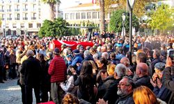 Çeşme’nin eski Belediye Başkanı Tütüncüoğlu, son yolculuğuna uğurlandı