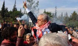 CHP’den istifa eden Çakır memleketi Mersin’de coşkuyla karşılandı