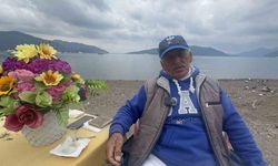Çiçekli masa Marmaris’in simgesi haline geldi