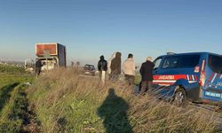 Çorlu'da yanan kamyonet demir yığınına döndü