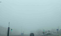 Çorum’da yoğun sis ulaşımı olumsuz etkiledi: Görüş mesafesi 30 metreye kadar düştü
