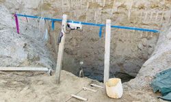 Devasa çukur kazıp tarihi eser aradılar