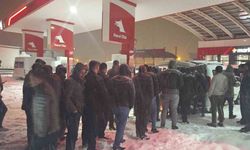 Diyarbakır'da karda mahsur kalanlara sıcak çorba desteği