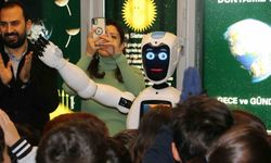 Diyarbakırlı öğrenciler atık malzemelerden robot yaptı